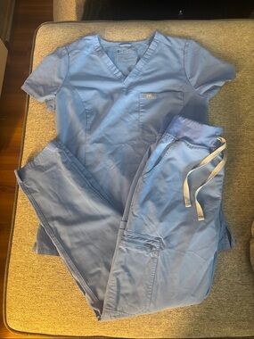 FIGS Catarina One-Pocket Scrub Top and 
 Uman Relaxed Jogger Scrub Pants Set